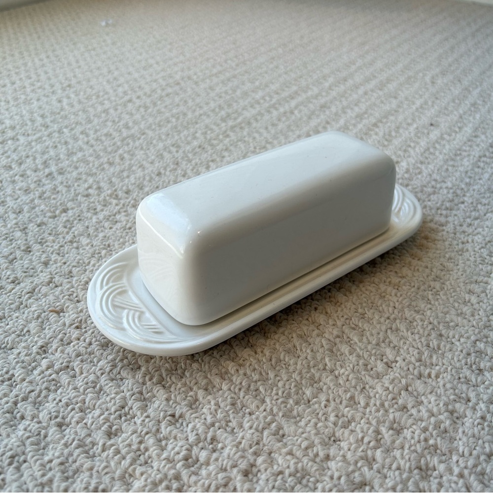 Pfaltzgraff Acadia White 1/4 lb Covered Butter Dish - Picture 3 of 16